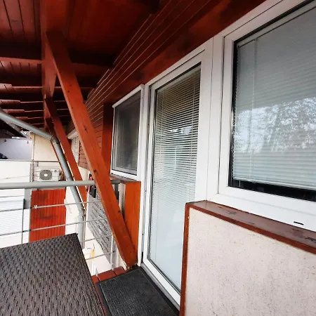 Foki Apartment *